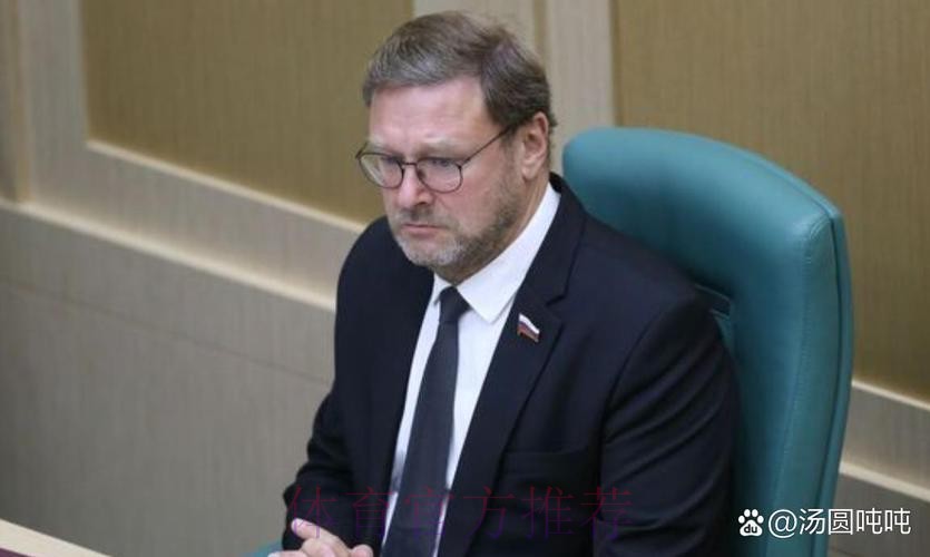 六台记者:拉莫斯正在与沙特的吉达联合谈判 六台记者:拉莫斯正在与沙特的吉达联合谈判